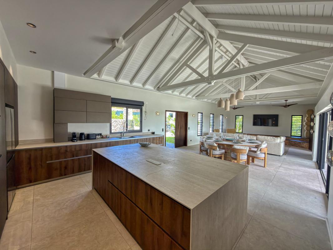 19.Location Villa piscine vue mer St François Guadeloupe_Séjour Vue mer